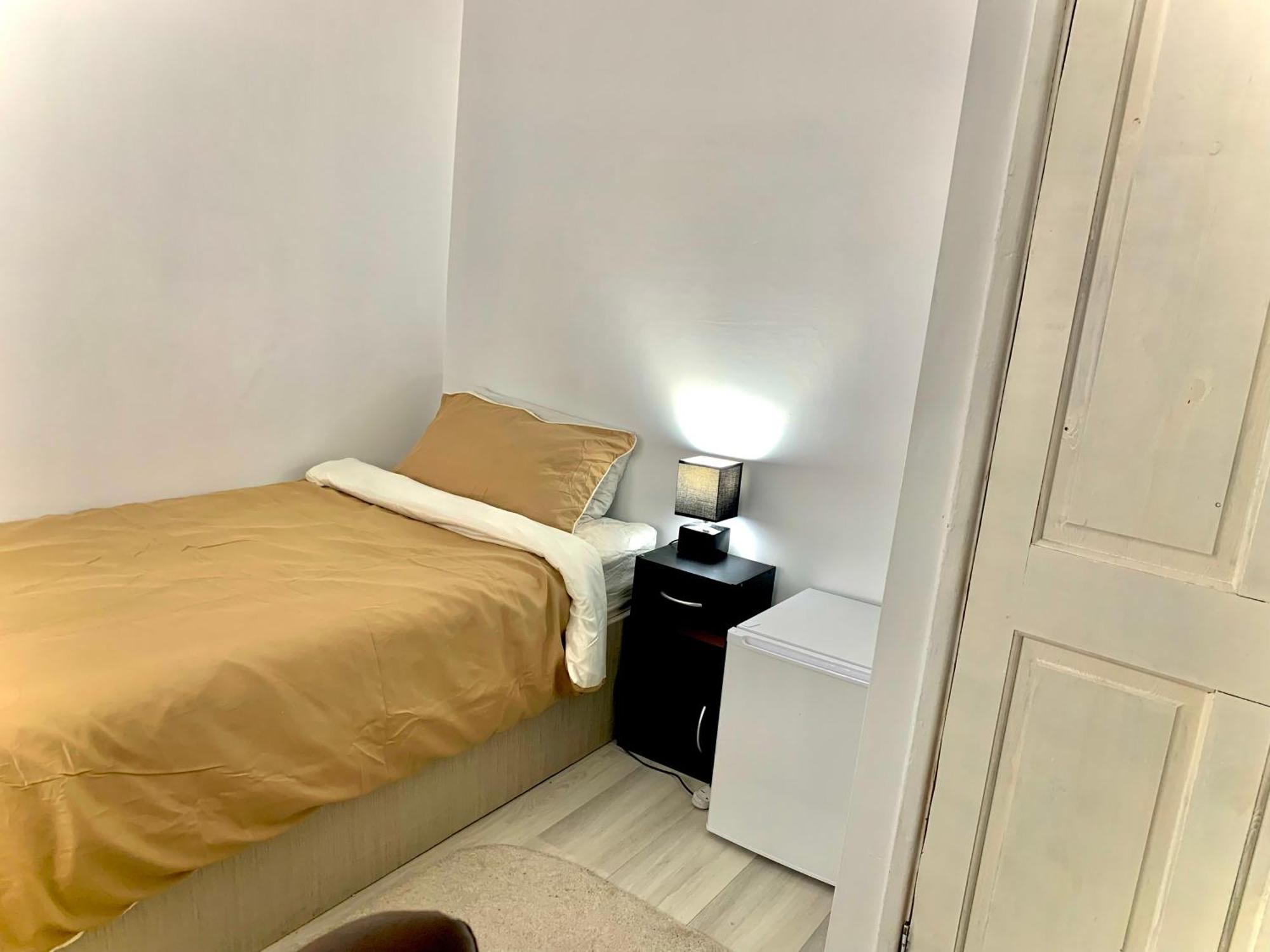 Homestay Single Bentilee Bucknall (Staffordshire)